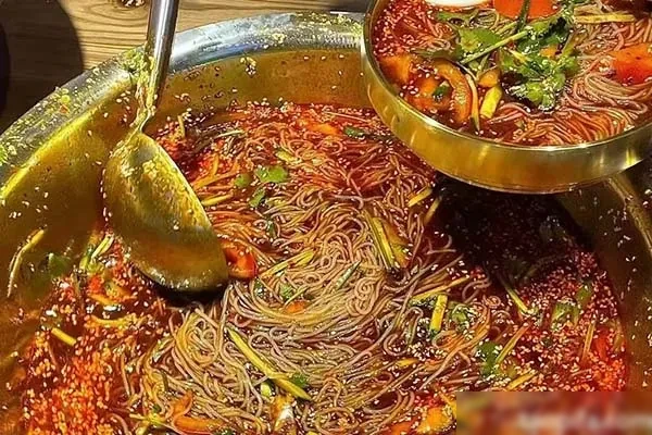 佳木斯拌冷面技术配方和视频教程-爱尚配方网