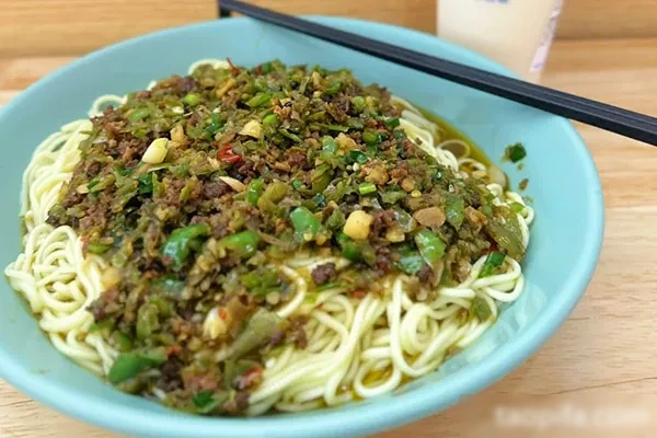 图片[1]-鲜椒牛肉酱拌面视频教程-爱尚配方网