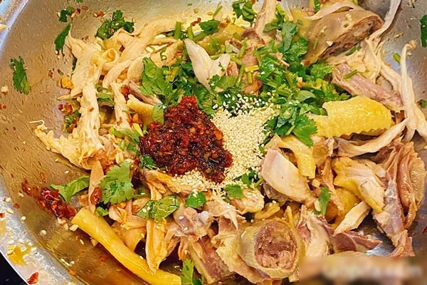 柳州老牌脆皮手撕鸡视频教学-爱尚配方网