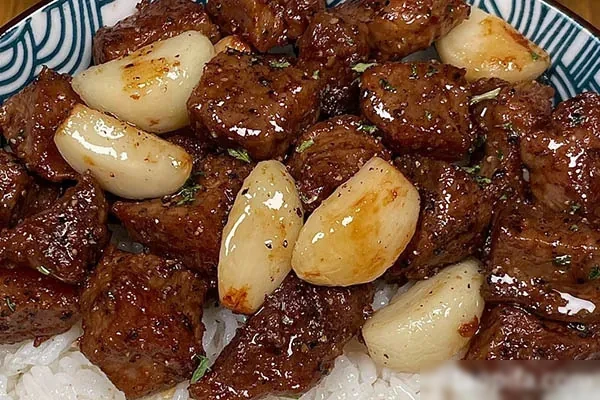 图片[1]-橙香黑椒牛肉粒视频教程-爱尚配方网