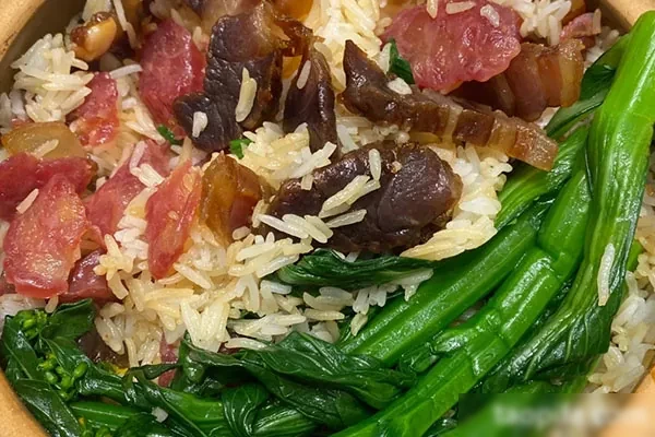 图片[1]-3款爽到爆正宗煲仔饭：豉汁排骨 & 干贝肉饼 & 鲜虾鲍鱼-爱尚配方网