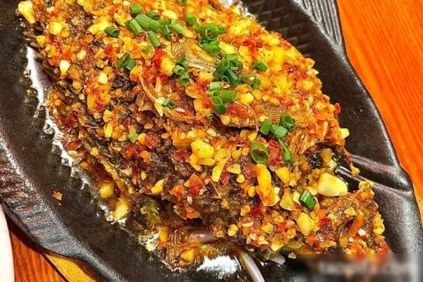 图片[1]-铁板鲫鱼视频教程-爱尚配方网