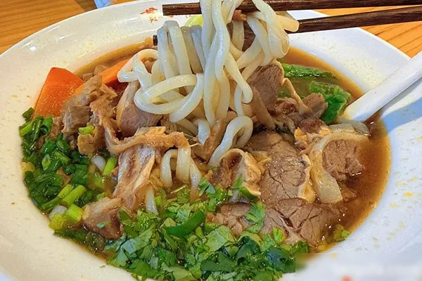 图片[1]-老坛酸菜牛肉面技术配方和视频教程-爱尚配方网