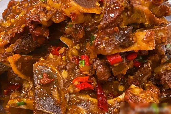 实体店6800嘎嘎香香辣牛骨视频教程,一锅两吃-爱尚配方网