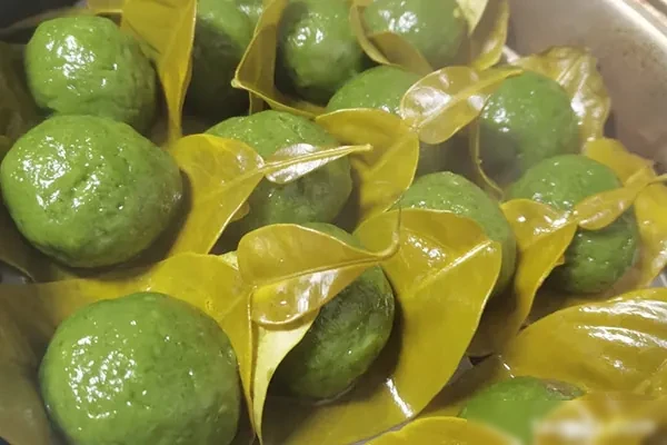 图片[1]-四川成都小吃经典小吃蛋烘糕艾蒿叶儿粑-爱尚配方网