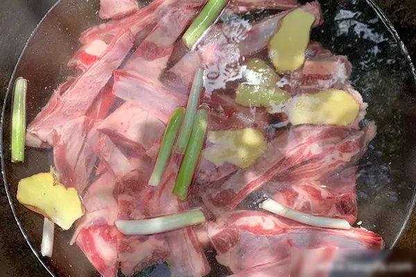 地锅羊排技术视频教程-爱尚配方网